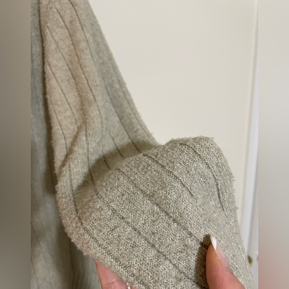 Pink Rose V-neck Sweater - Picture 5 of 5